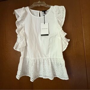 Who What Where NWT White Eyelet Ruffle Top Sz M
